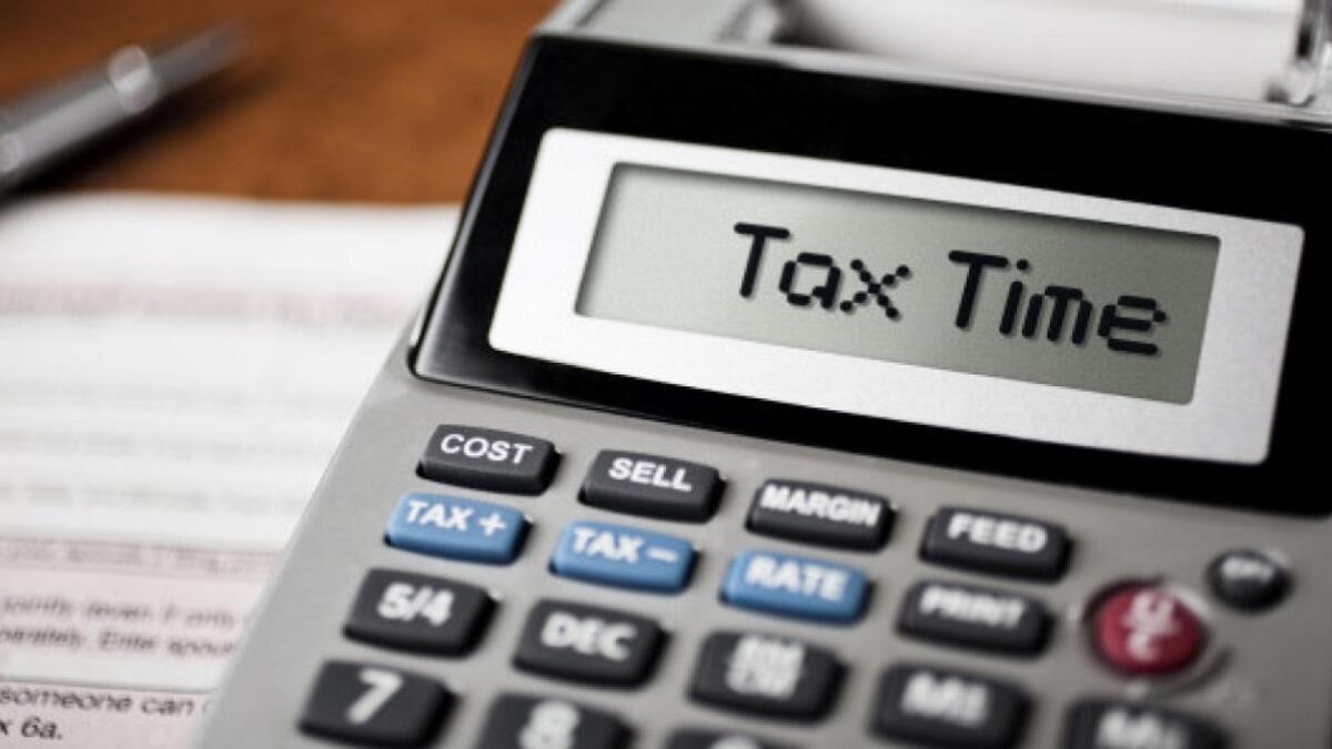 كما ستفرض ضريبة مضافة بنسبة 5% على المشروبات ومنتجات التبغ، وهو الضريبة التي ستدخل حيز التنفيذ بداية 2018