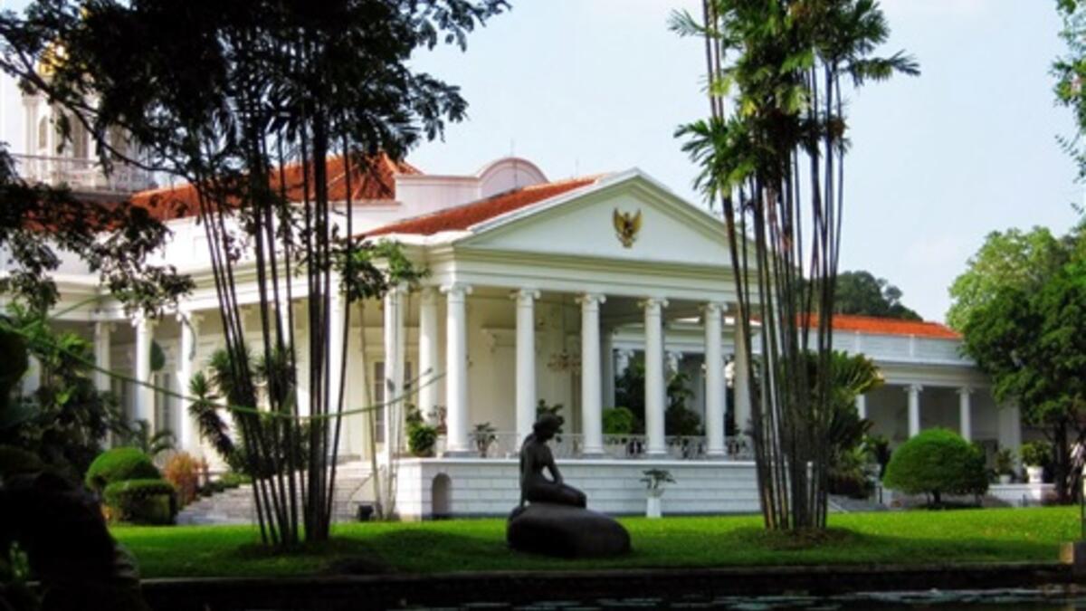 إندونيسيا : ندد  الرئيس جوكو ويدودو بقرار الولايات المتحدة، ودعا الولايات المتحدة لإعادة النظر في القرار". وأضاف أن القرار "يمكن أن يهز ذلك الأمن والاستقرار العالمي"