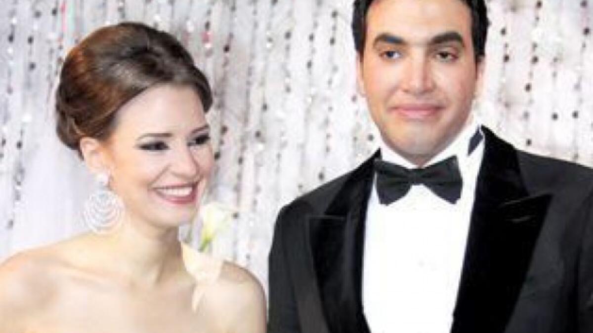 بعد مرور 3 أشهر من زواج إيمان العاصي من رجل الأعمال نبيل زانوسي وإعلانها اعتزال التمثيل،‍ فاجأت الجميع بنبأ طلاقها بعدما قامت بتحرير محضر في قسم شرطة مدينة الشيخ زايد‍، تتهم فيه زوجها باختطافها واحتجازها بشقته