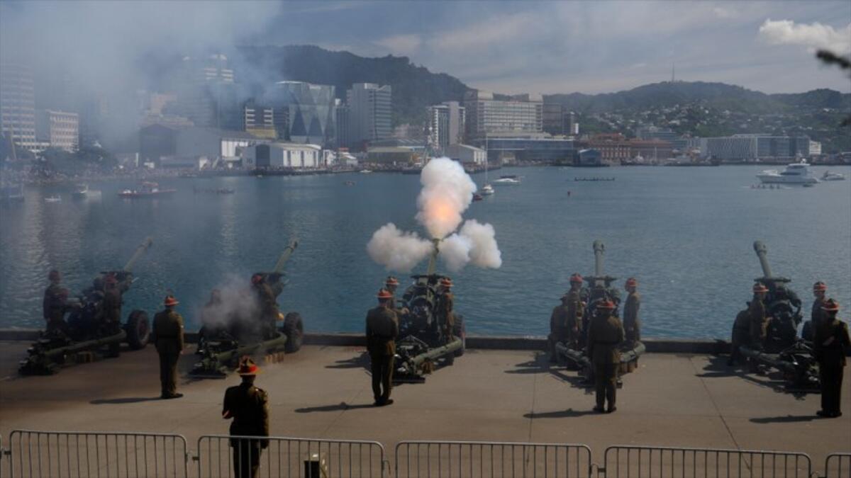 New Zealand Army howitzer cannons are fired during a 100 gun salute in a ceremony marking the 100th anniversary of the end of World War I, in Wellington on November 11, 2018. 
Marty MELVILLE / AFP