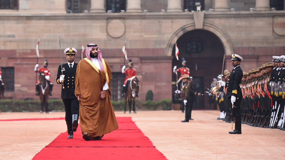 Saudi Crown Prince (2nd L) inspects a guard of honour during a ceremonial reception at the presidential palace in New Delhi (Twitter)