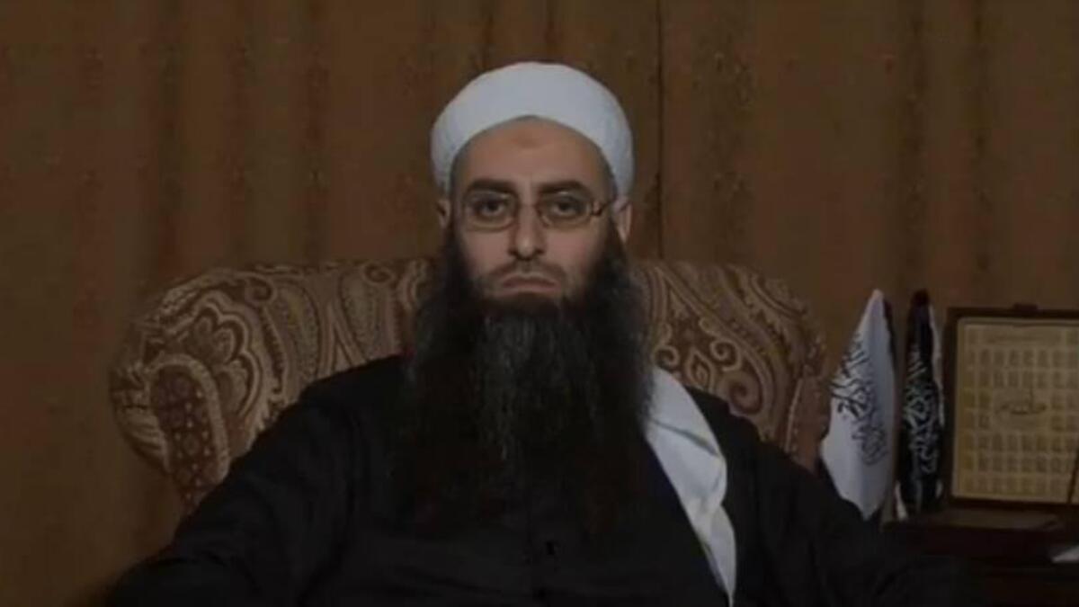 درس العلوم الشرعية في كلية الشريعة التابعة لدار الفتوى في بيروت، واشتهر بلقب الأسير، وهو لقب عرفت به عائلته لأن أحد أجداده أسر من طرف الفرنسيين بمالطا أيام الانتداب الفرنسي على سوريا ولبنان.