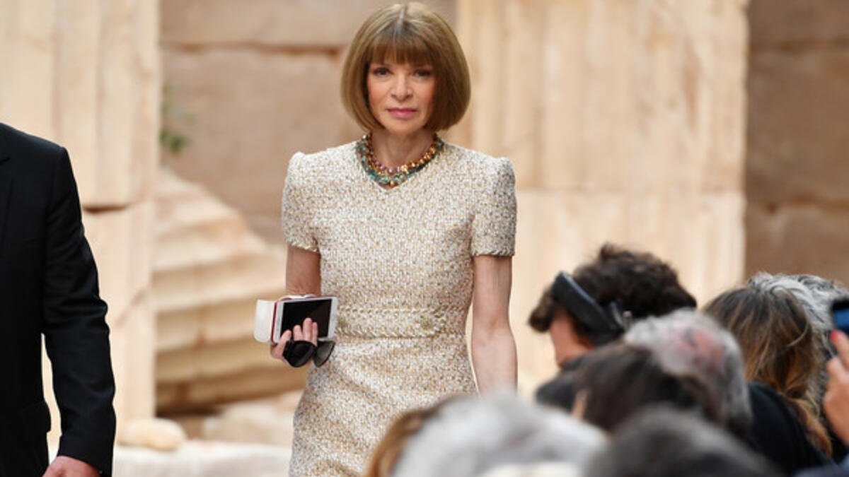 5- آنا وينتور (68 عامًا) – بريطانيا/أمريكا - المخرجة الفنية لمجلة كوندي ناست الأمريكية ورئيس تحرير مجلة فوج العالمية سابقًا - المركز 42.