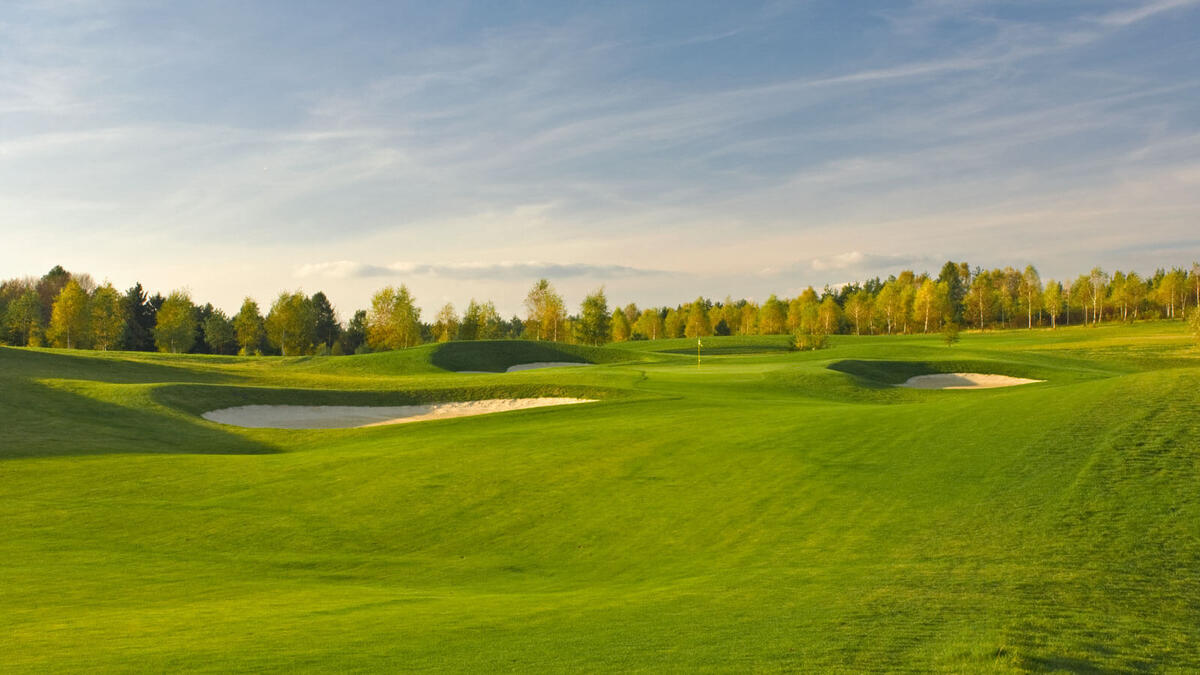 Deemed as one of Central Europe’s biggest golf resorts, Krakow Valley is an 18 hole championship golf course designed by Ronald Fream. With a variety of tee distances, the course welcomes both advanced players and beginners. Enjoy the unique layout of Krakow Valley,  a course complete with wide bunkers and lush fairways.