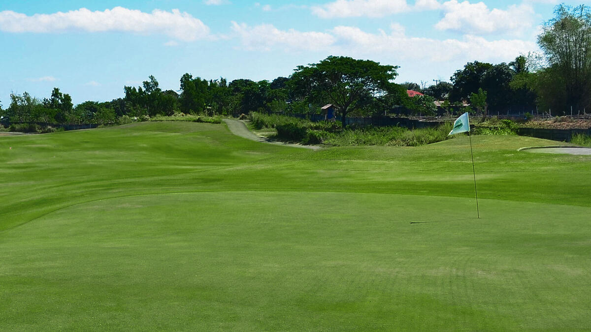 Positioned at the heart of Cavite, Sherwood Hills is one of the Philippines most prestigious golf courses. Thriving to be a natural layout, this Jack Nicklaus signature course is highly maintained to be the host of a tournament at any given moment. Also, the layout is perfect for all player skill sets.