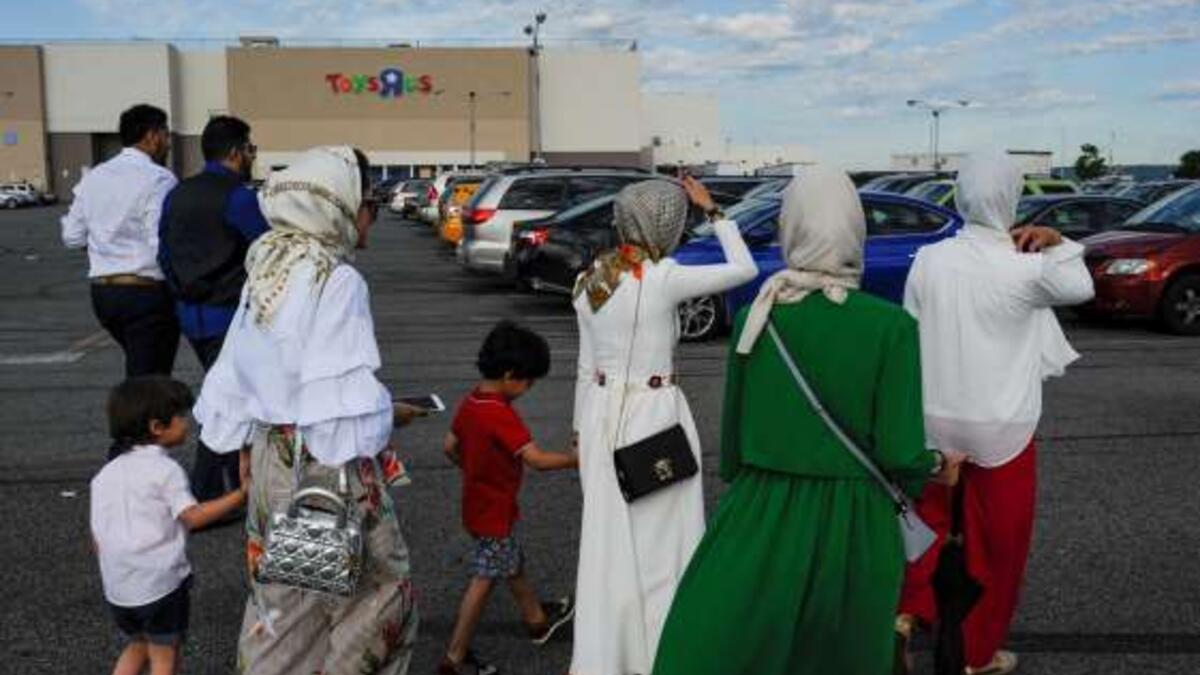 بالرغم من الظروف والغربة إلا أن مسلمي الولايات المتحدة يحتفلون بعيد الفطر.