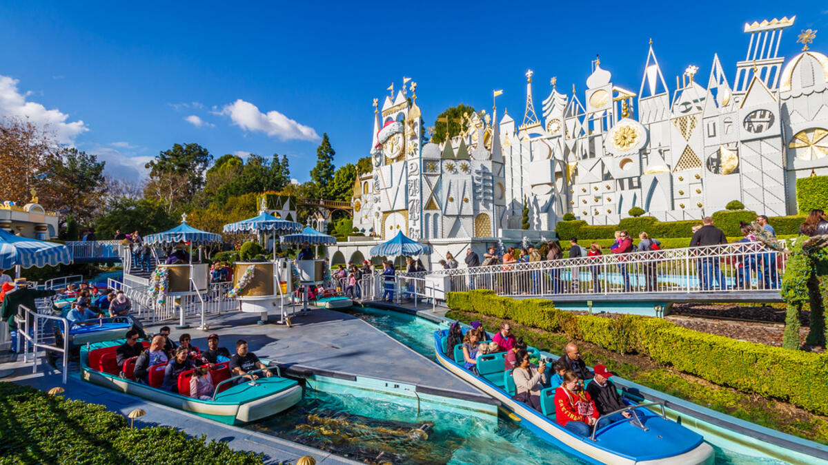 Disneyland Park contains  a lot of entertainment water games. (flickr.com)
