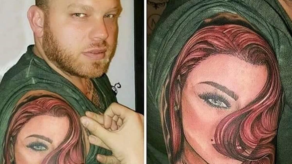 أثار أحد معجبي الفنانة هيفاء وهبي الذي أُطلق عليه اسم “مجنون هيفا”، بسبب حبه الشديد لها، جدلا واسعا على مواقع التواصل الاجتماعي قام المعجب الذي يُدعى مصباح الجمال بوشم صورة هيفاء على ذراعه  حيث وصف البعض الوشم العملاق بالجنون والحرية الشخصية.