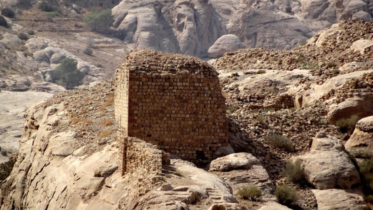 Vaux Moise, The Valley of Moses, is a small crusader castle close to Wadi Musa in Jordan. It was founded by Baldwin I of Jerusalem as an outpost of the larger crusader castle at Montreal. (archiqoo.com)