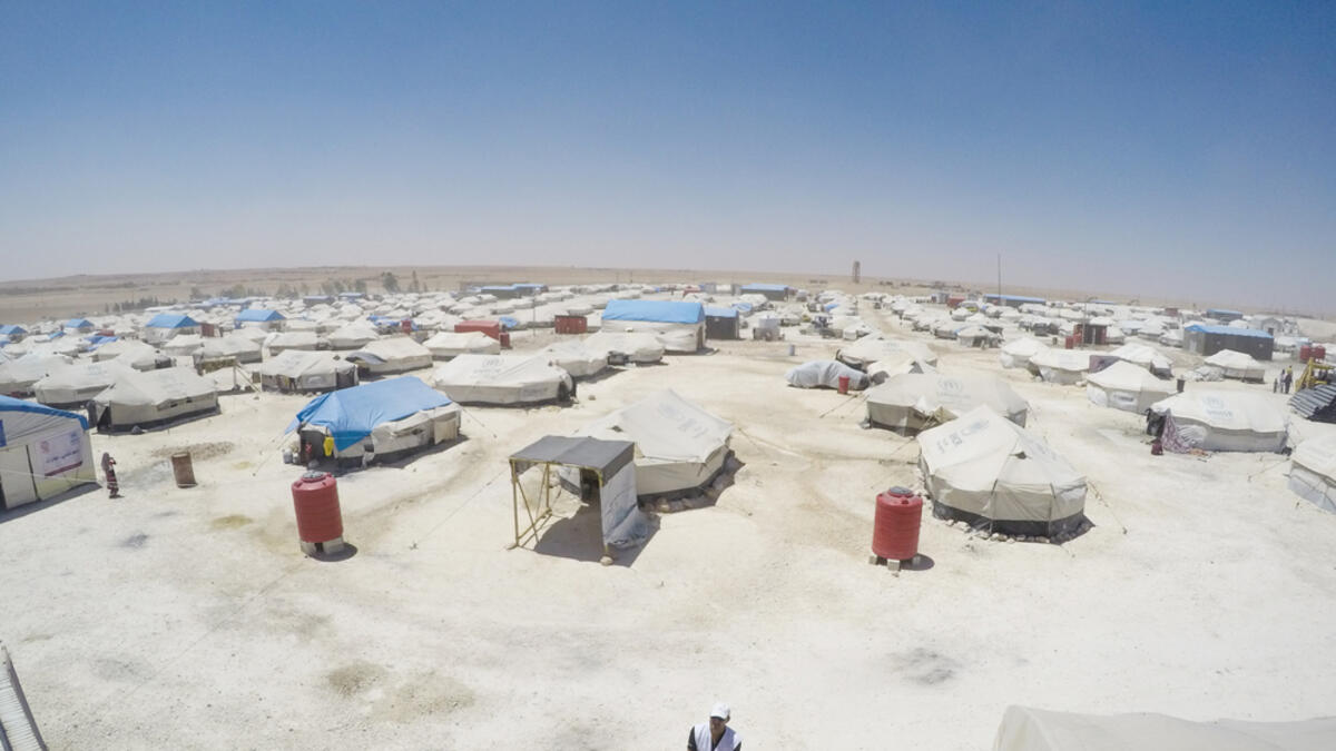 ما هي التحديات التي تواجهكم؟ إمكانية الوصول إلى المرضى، فالسكّان المدنيين الذين لا يزالون داخل المدينة، ما بين 30 و50 ألف مدنيّ بحسب الأمم المتّحدة، أمّا الذين تمكنوا من عبور خطّ الجبهة والوصول إلى سيارات الإسعاف فقد يستغرقهم ساعاتٍ أو أيام