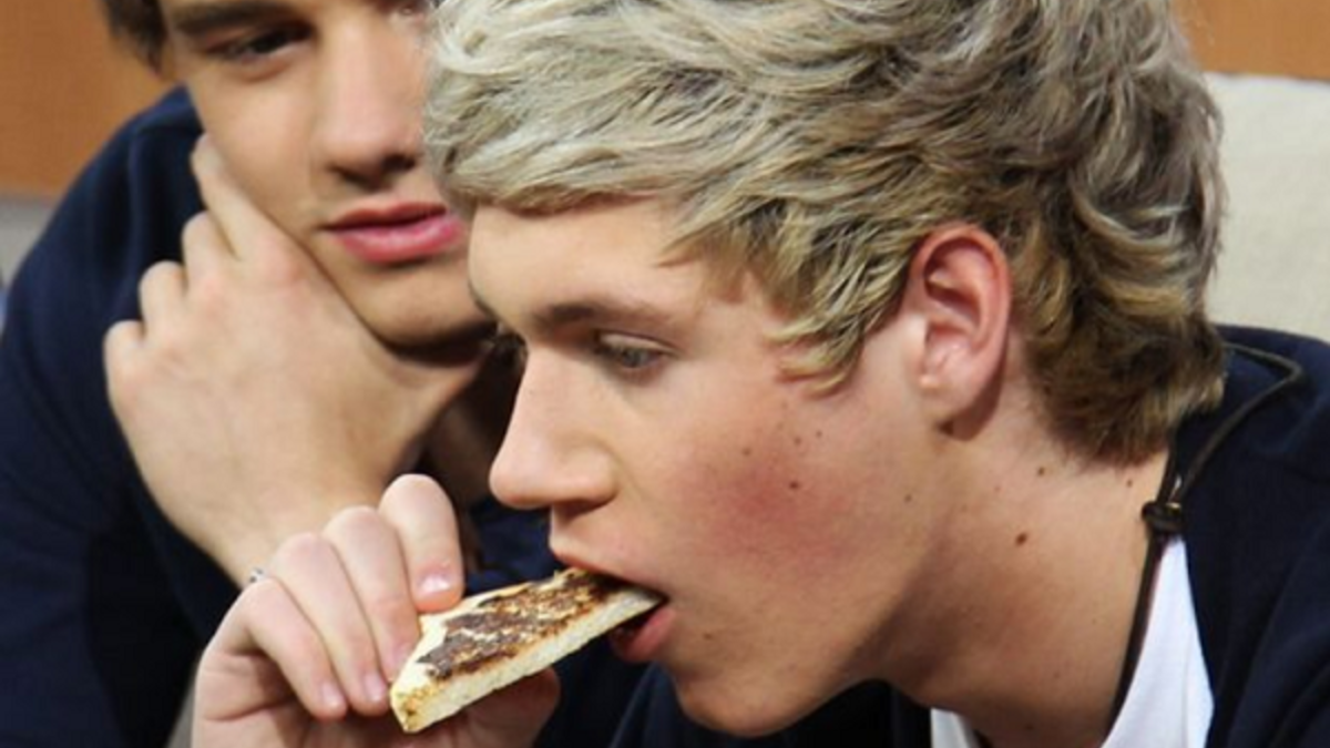 عام 2012، بيعت بقايا شطيرة تناولها "نيال هوران"، أحد نجوم فرقة one direction سابقًا، في مطعم أسترالي مقابل 60 ألف جنيه استرليني.