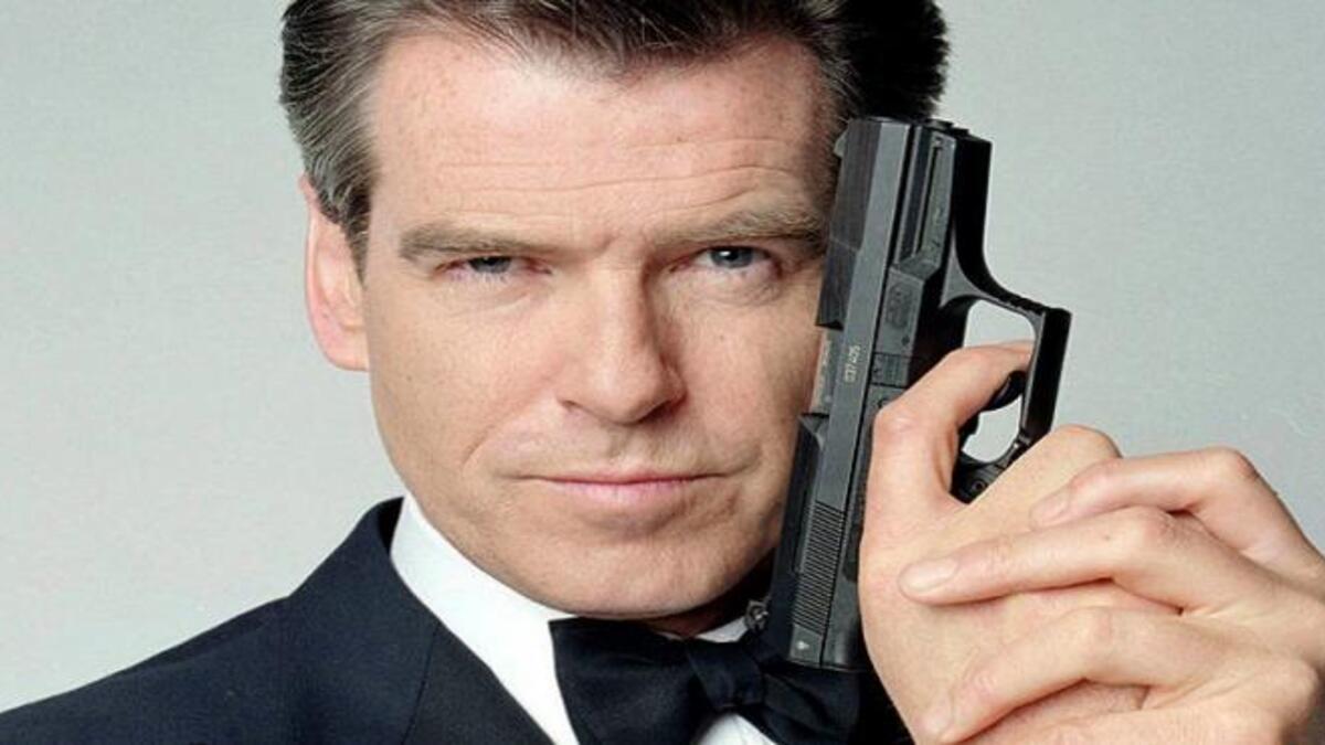 المركز الخامس: بيرس بروسنان.. شارك في 4 أفلام وأخذ 58 نقطة في تقييم النقاد، وكانت إجمالي إيرادات أفلامه في شباك التذاكر الأمريكية: 922 مليون دولار ..آخر سن قدم فيه الشخصية: 49 عامًا