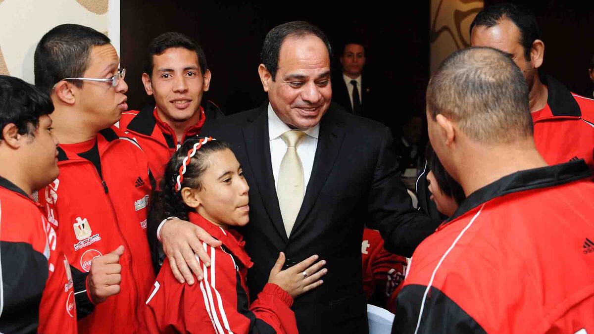 "ربنا قالى أنا هخلي الملايكة معاكم" عبارة قالها السيسي خلال لقائه مع ذوي الاحتياجات الخاصة: "ربنا قالى أنا هخلي الملايكة معاكم .. عاوزين نوجه أحلى تحية للملائكة".