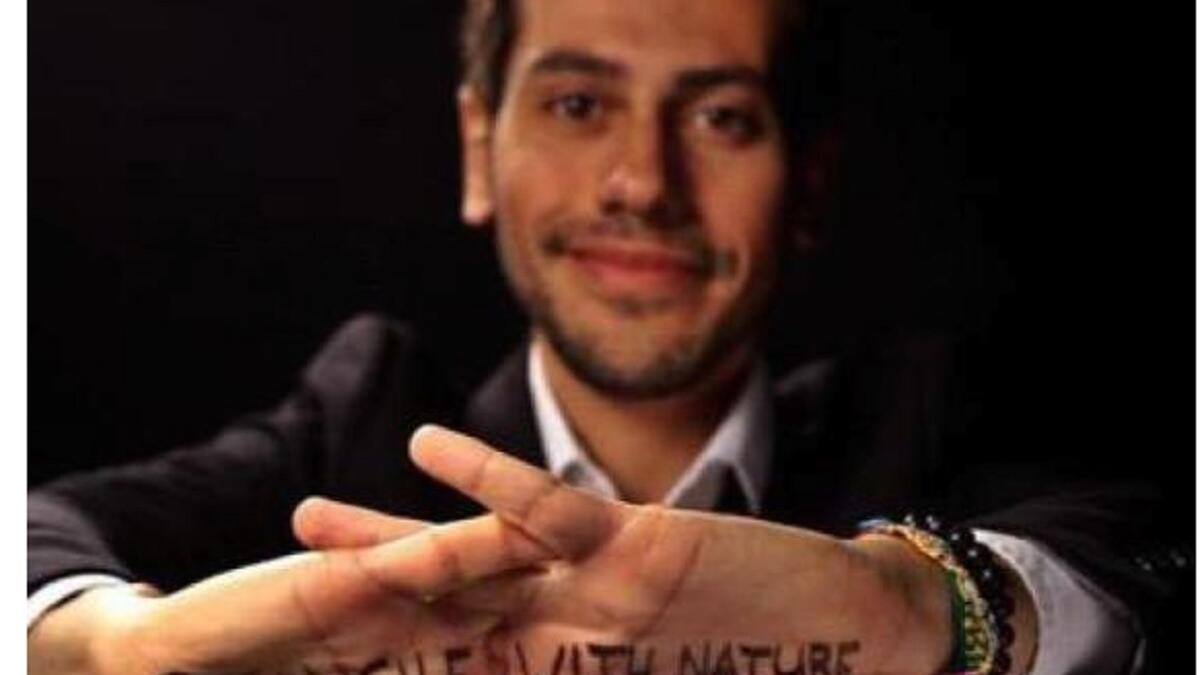 طارق العليمي هو مؤسس مشارك لشركة 3BL Associatesوهي"شركة استشارية لتقديم استشارات حول استراتيجيات الناس+كوكب الأرض"وهي لإعادة وضع تصور حول نظم الطاقة الأكثر استدامة.العليمي واحداً من بين 100 شخص في العالم يحصلون على شهادة متخصصة في مجال محاكاة الطبيعة