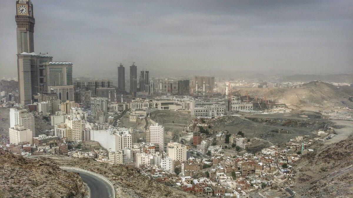 The third one is Khandama mountain which exists in the South-east side to the Grand Mosque in Mecca. (Twitter)