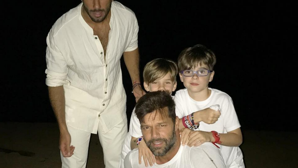 One happy family! Ricky Martin has a family day out with his twins and fiance Jwan Yosef <3