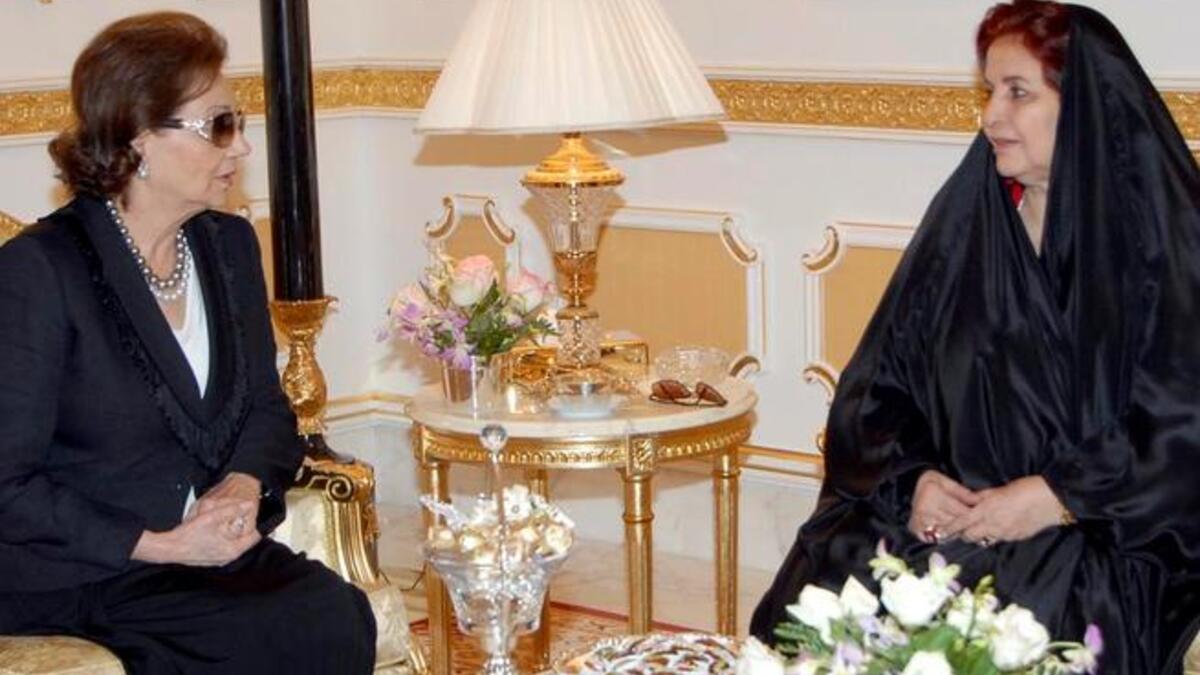 تدعي السيدات الأوائل اهتمامهن بحقوق المرأة ولكنهن غالبا ما يتجاهلن حقوقا أساسية في بلادهن مثل الجوع والتعذيب.