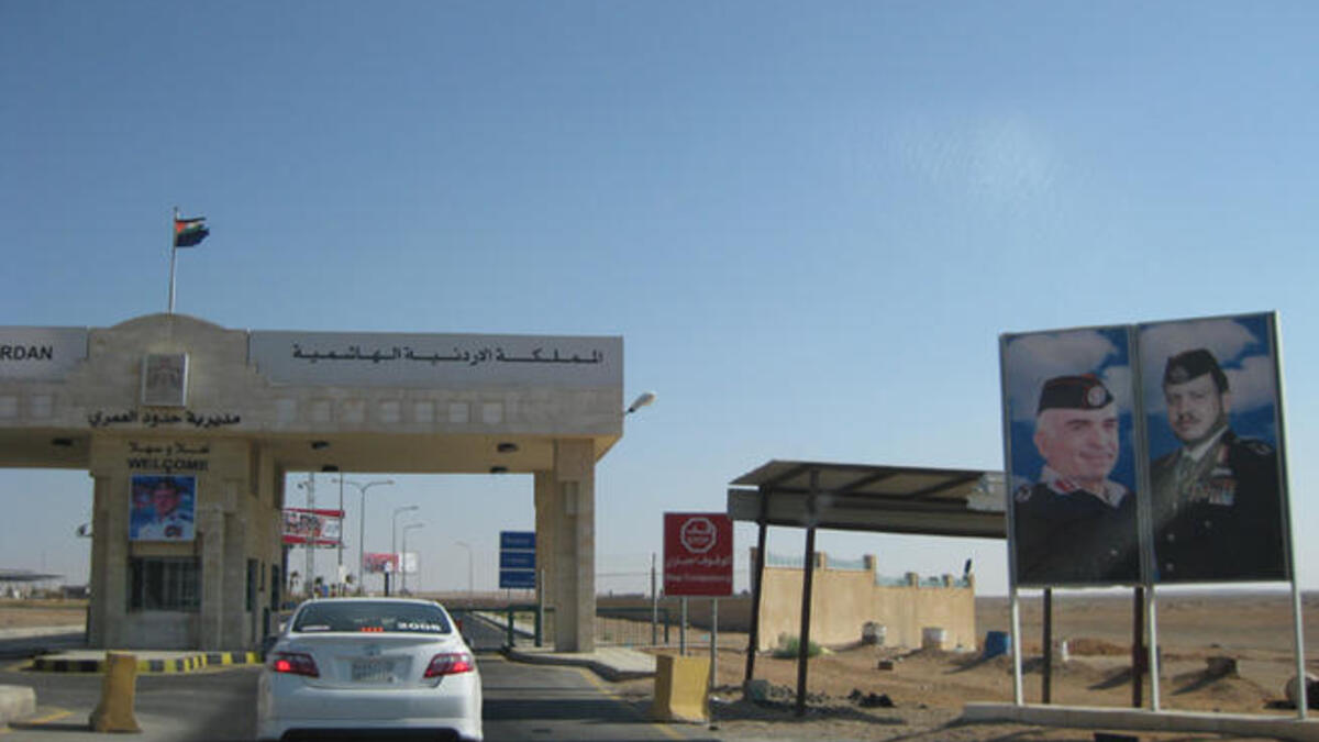 يشترك الأردن في حدوده الجغرافية مع السعودية، ويتندر البعض بأن وجود "خليج العقبة" في الأردن يوضح سبب انضمامه إلى مجلس التعاون!