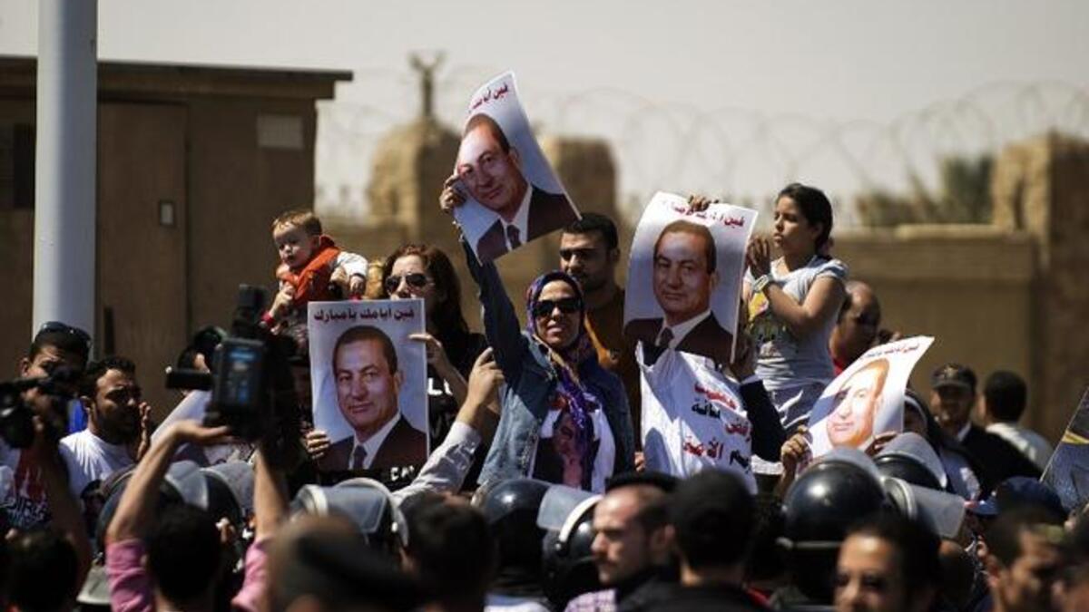 Hosni Mubarak supporters