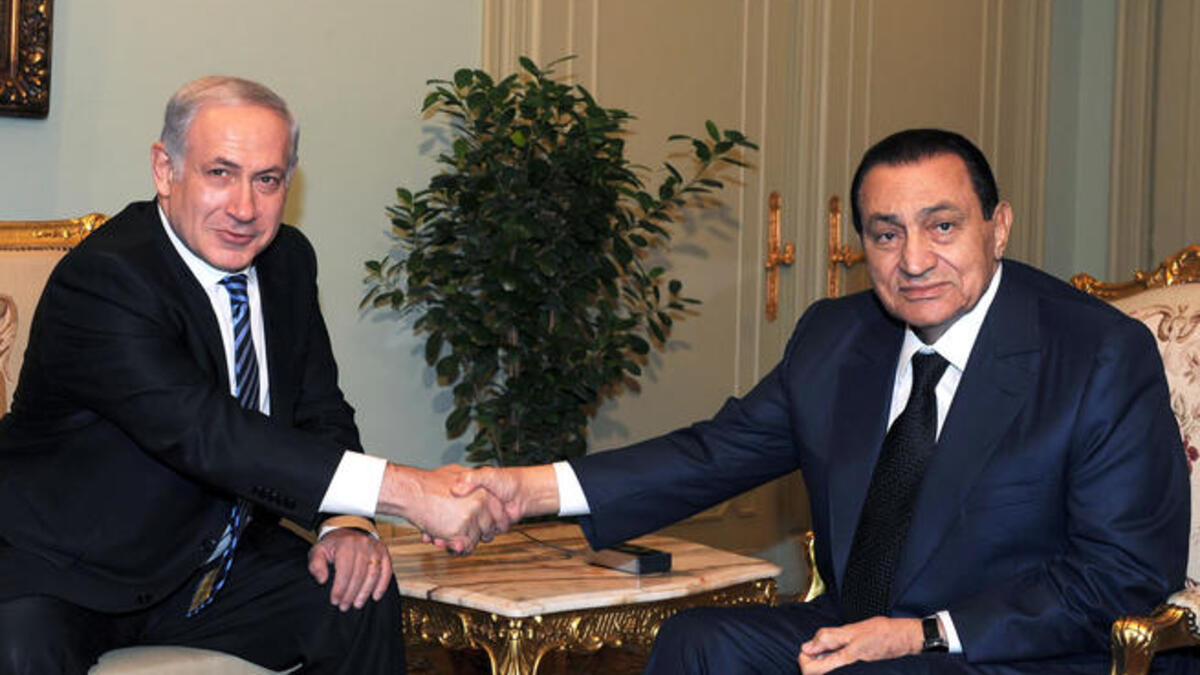 ‎أبقى عى معاهدة السلام الإسرائيلية المصرية التي وقعها سلفه السادات؛ مما جلب لمصر ٣٠ عاما من السلام .‬