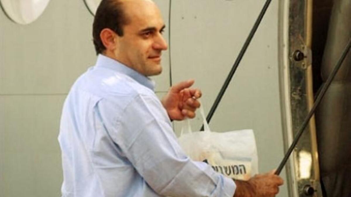 عزام عزام، درزي إسرائيلي، أدين في مصر بتهمة التجسس. اتهم بكتابة معلومات بالحبر السري على الملابس الداخلية النسائية وتمريرها للموساد.