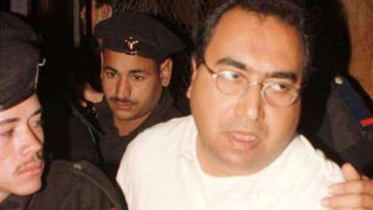 شريف الفيلالي جاسوس مصري لحساب إسرائيل نقض مبارك الحكم ببرائته فصدر الحكم عليه بالحبس لمدة 15 عاما وتوفي شريف في السجن.