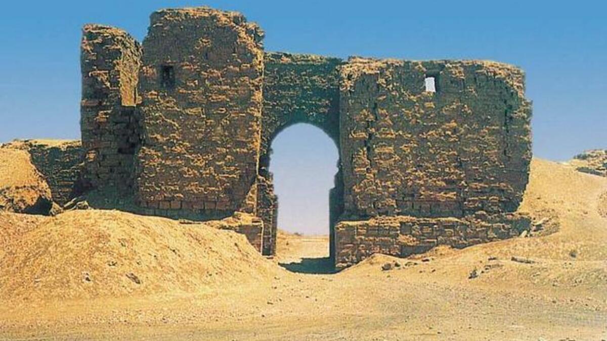 يقع موقع دورا أوروبوس الأثري على الحدود العراقية/السورية