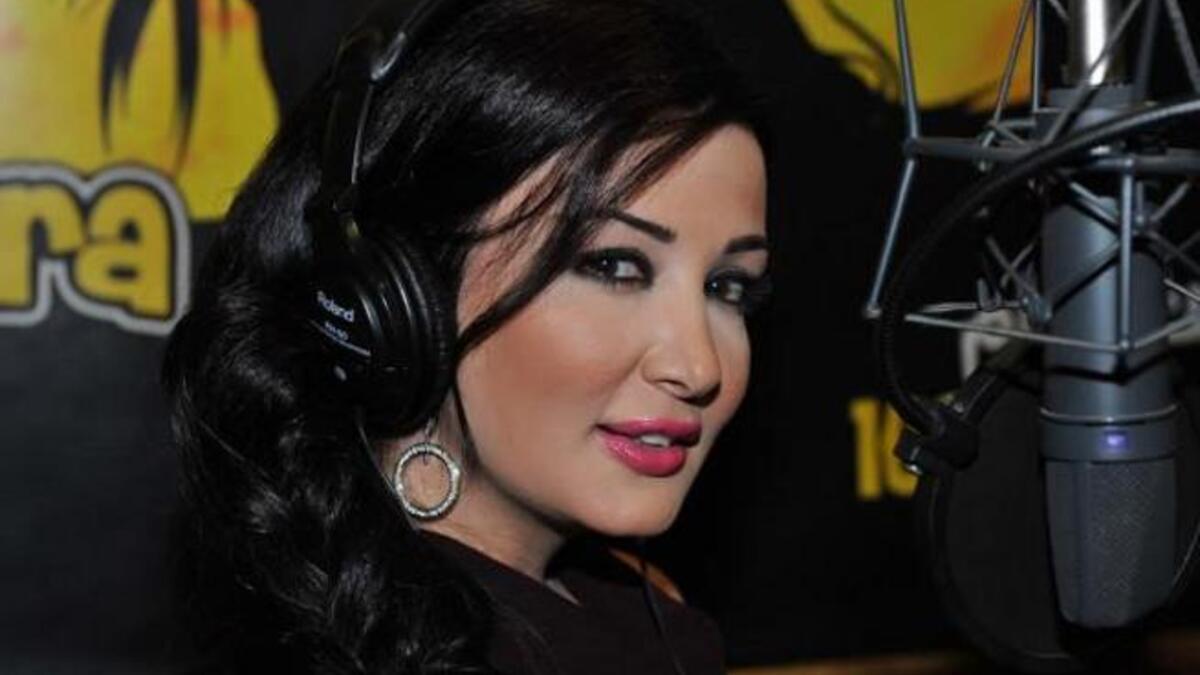 جيهان عبد العظيم تدعم الدستور الجديد.