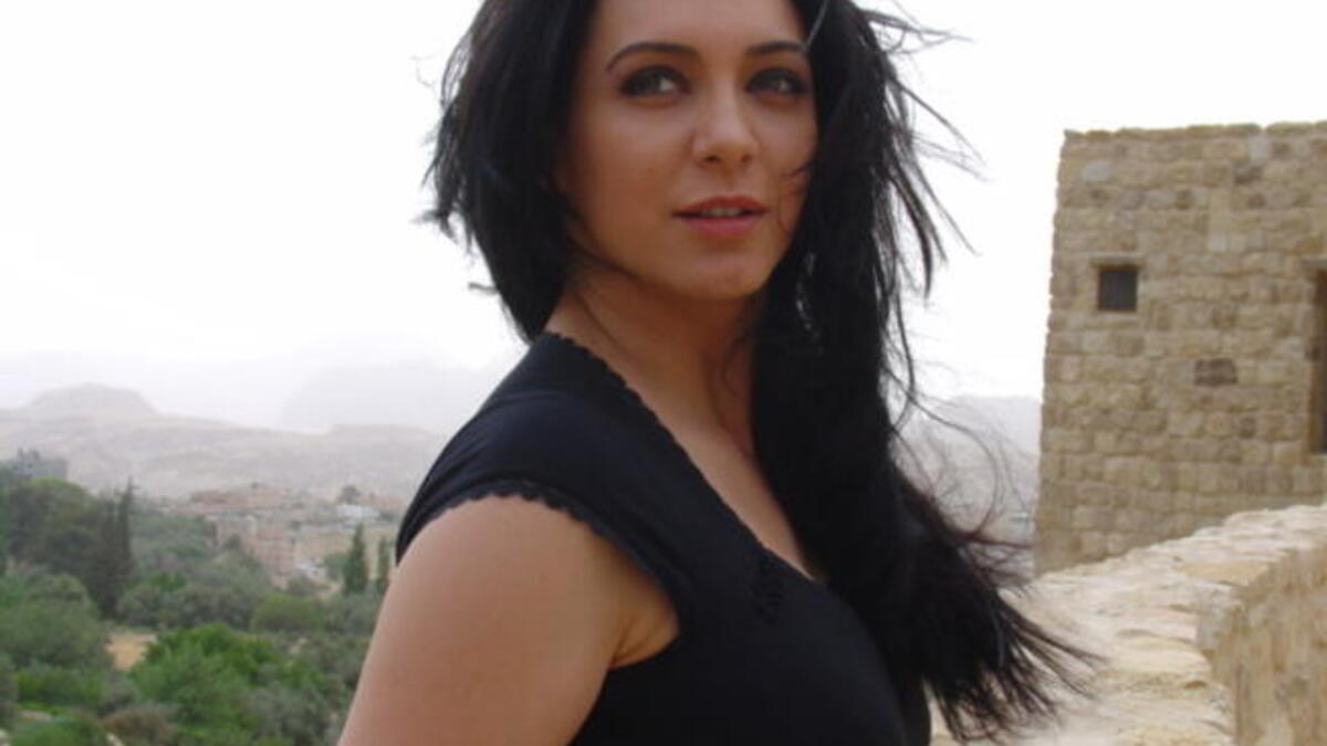 سلاف فواخرجي التي وصفت متظاهري سوريا بالمخربين والخونة كما وصفت الثورة السورية بأنها مجرد أعمال بلطجة.