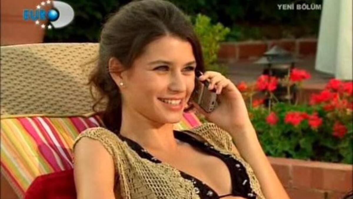 Where the family of the house sit around idly being served and causing or finding trouble (Is it any wonder if you’re not gainfully employed, that you should be spoiling for a fight?).