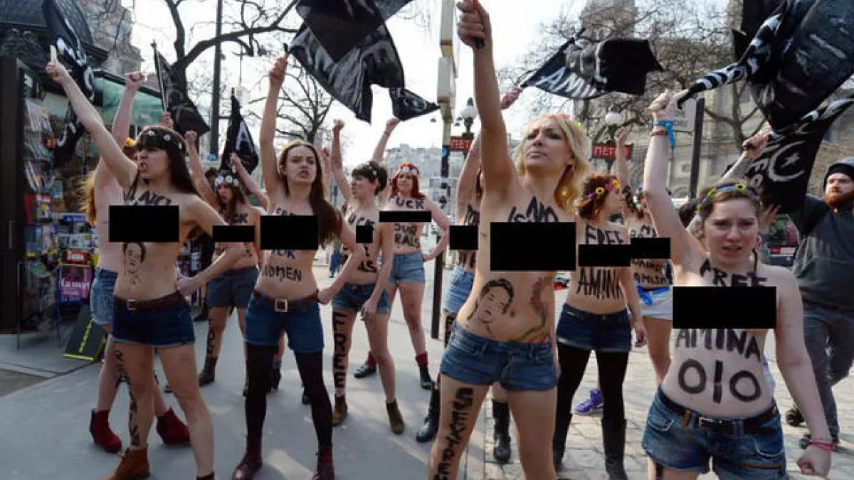 France Paris Topless Jihad