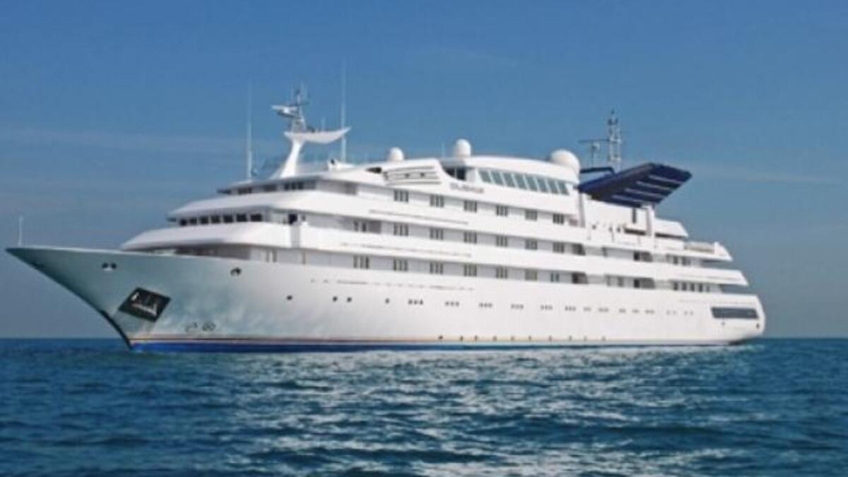 دوباوي – مملوك لدول الخليج: يضم جناحا فخما خاصا بمالك اليخت، يتميز بألوانه وغرفه الفسيحة ويوفر خدماته لعدد كبير من الضيوف. 70 مليون يورو.