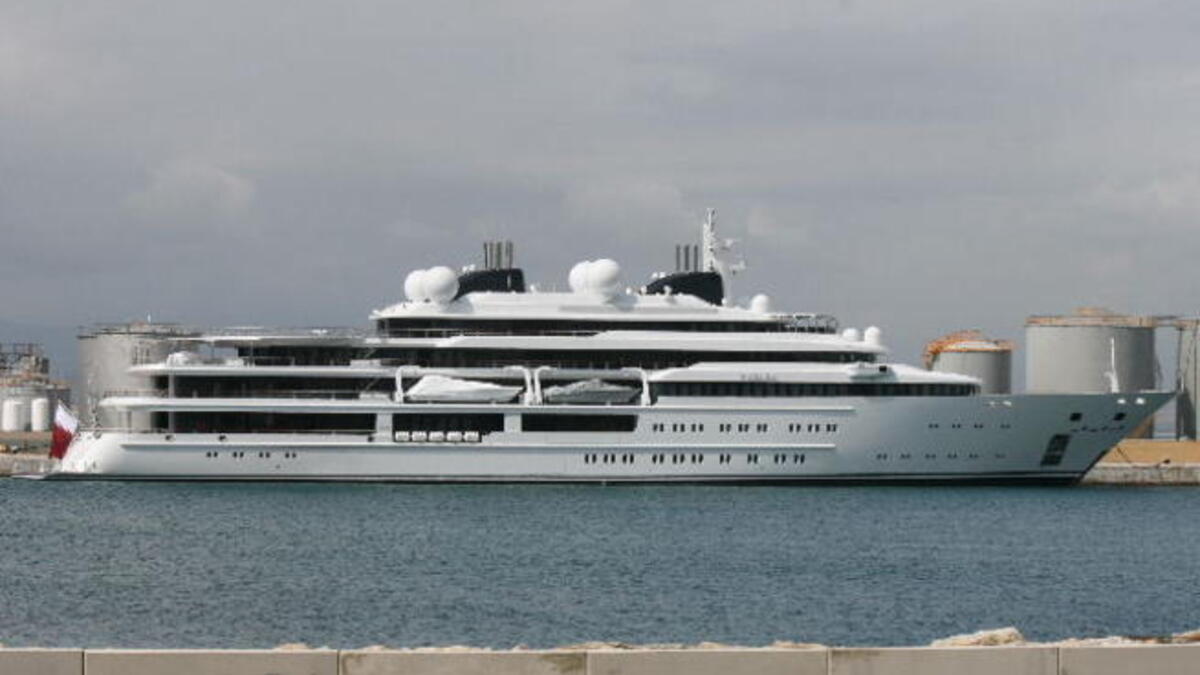 كاتارا – يرفع العلم القطري وهناك مزاعم بأن ملكيته تعود للشيخ حمد بن خليفة آل ثاني. 350 مليون يورو بحسب مصادر في صناعة التأمين.