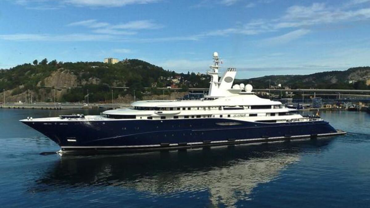 المرقاب – تعود ملكيته إلى رئيس الوزراء القطري حمد بن جاسم آل ثاني ويحتوي على مهبط لطائرة هليكوبتر وحمام للسباحة ومسرح. 200 مليون يورو.