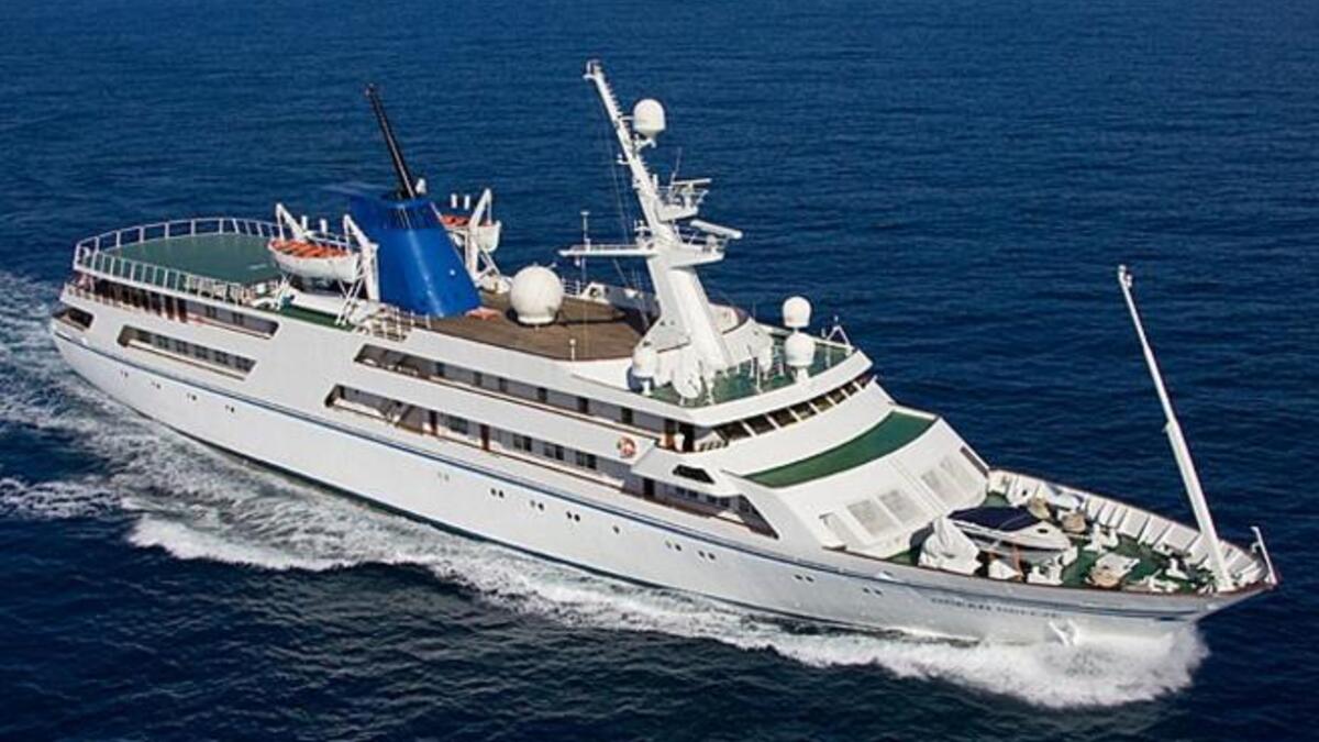 نسيم البصرة – تعود ملكيته للحكومة العراقية وبني لصدام حسين في البداية. وقد صودر في فرنسا وباعته هذه الأخيرة بقيمة 35 مليون دولار أمريكي.