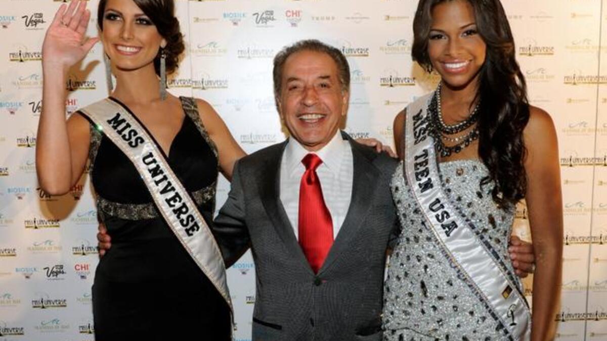 فاروق الشامي بين حسناوتين