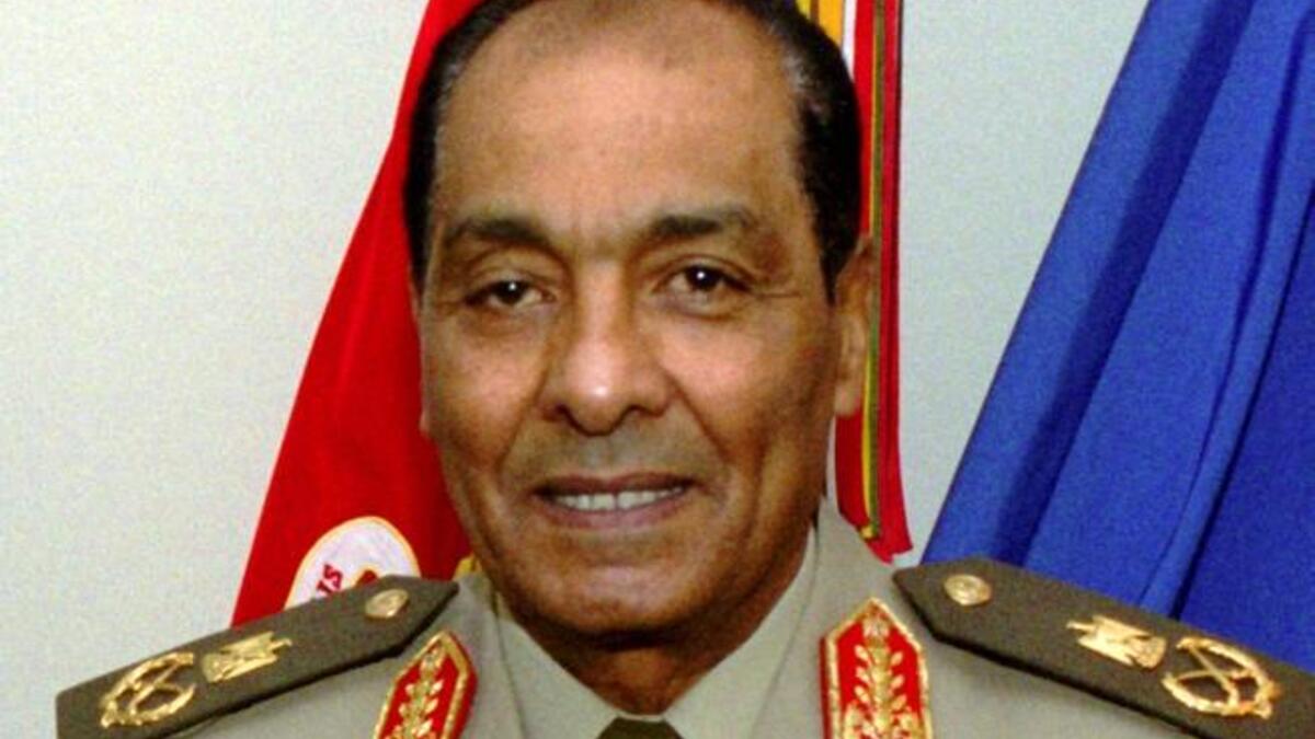 هل طنطاوي هو مبارك؟!، لا يحظى رئيس المجلس العسكري بشعبية حاليا في مصر، اصطدم الجيش مع الشعب في أكثر من موقف وأشرف على الانتخابات البرلمانية في البلاد والتي جاءت بالإسلاميين إلى البرلمان الذي انعقدت أول جلساته في ٢٣ يناير ٢٠١٢م.