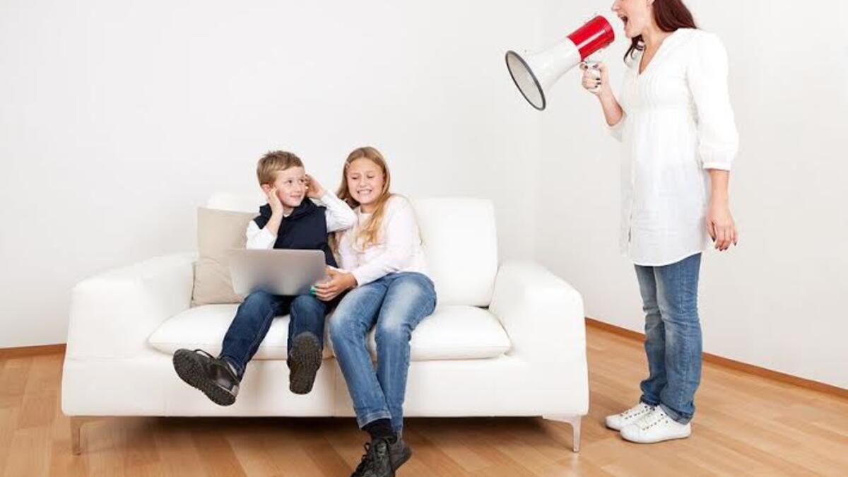 "يامربي في غير ولدك ياباني في غير ملكك" مثله" الولد الذي ليس من ظهرك.. كل ما جن افرحله" ويدعو فيه الناس بكل انانية إلى اهتمام كل شخص بأطفاله أو بما يخصه فحسب، وأن يشمت بغيره.