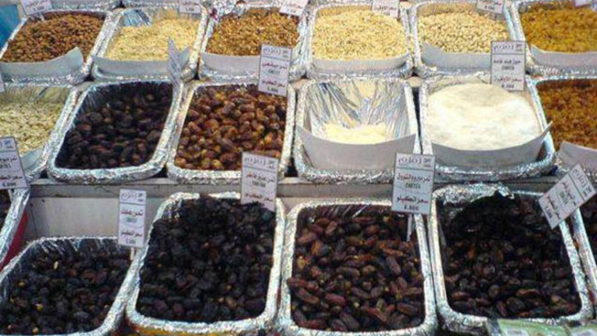 مكسرات رمضانية متنوعة