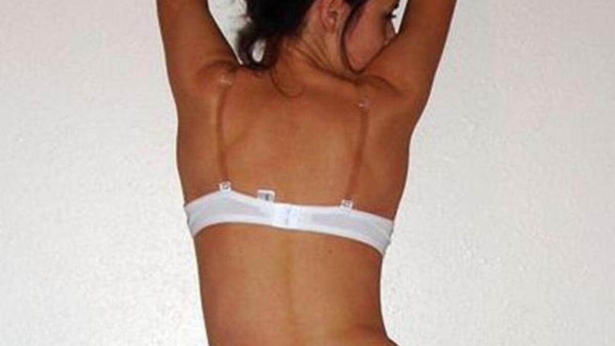 المرأة الغامضة في تسريبات الأسد