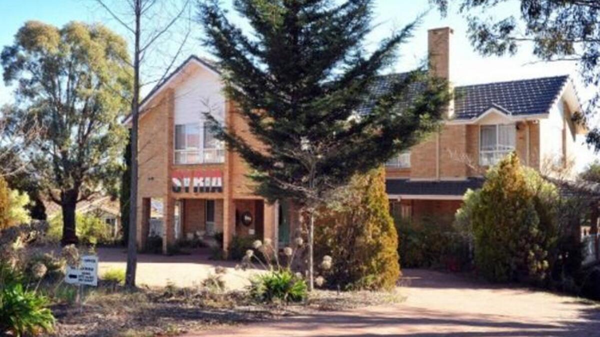 Syrian embassy in Australia expels diplomats in a tipping point.