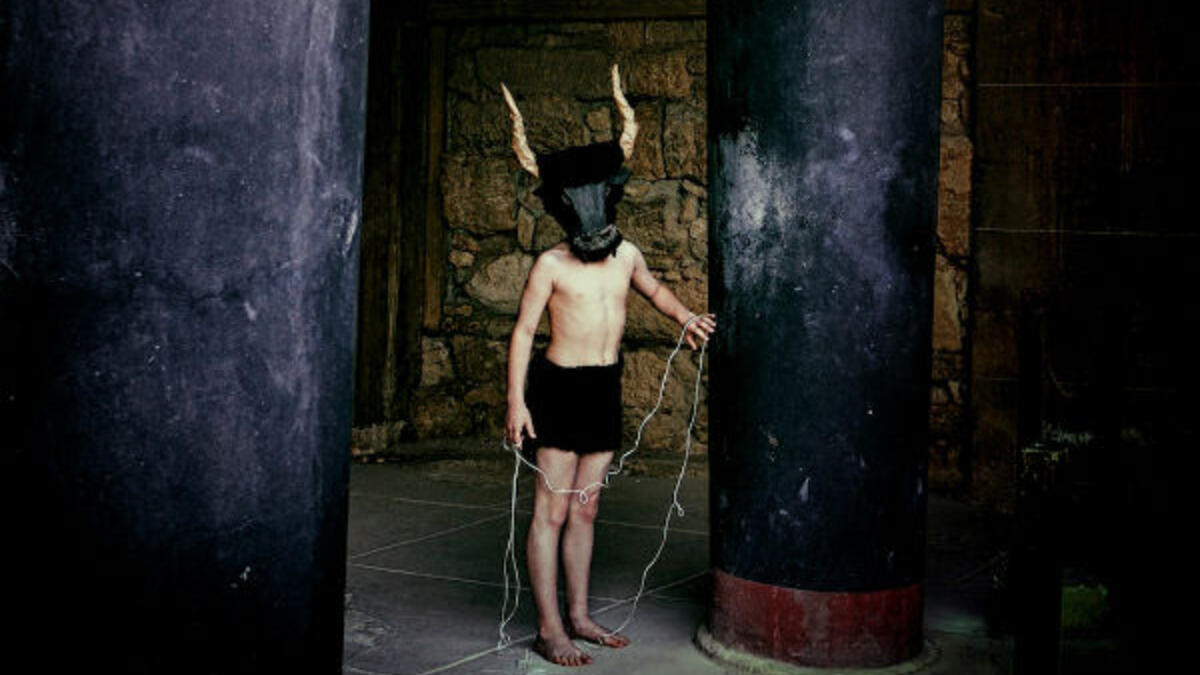 الثقافة: للمصور "بانوس سكورداس" بعنوان "المينوتور الشاب"، والمينوتور في الميثولوجيا الإغريقية مخلوق نصفه رجل ونصفه الآخر ثور