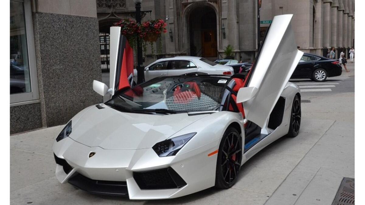 9- المهاجم الأرجنتيني سيرخيو أغويرو: لامبورغيني آفانتادور وسعرها 262 ألف جنيه استرليني