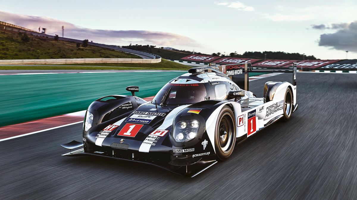 المركز الأول: بورشيه 919 هايبريد (Porsche 919 Hybrid)