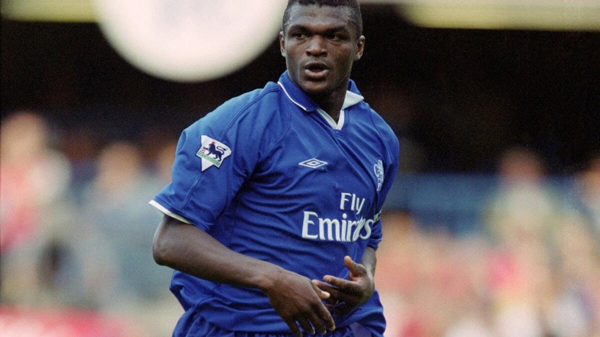 المدافع الفرنسي مارسيل دوسايي: وصل من ميلان عام 1998 مقابل 4.6 مليون جنيه بعد فوزه مع بلاده بكأس العالم، إلا أن مسيرته مع البلوز والتي استمرت لـ 6 أعوام لم تتوج إلا بلقب واحد. تميز بتأثير الإيجابي على أداء جون تيري.