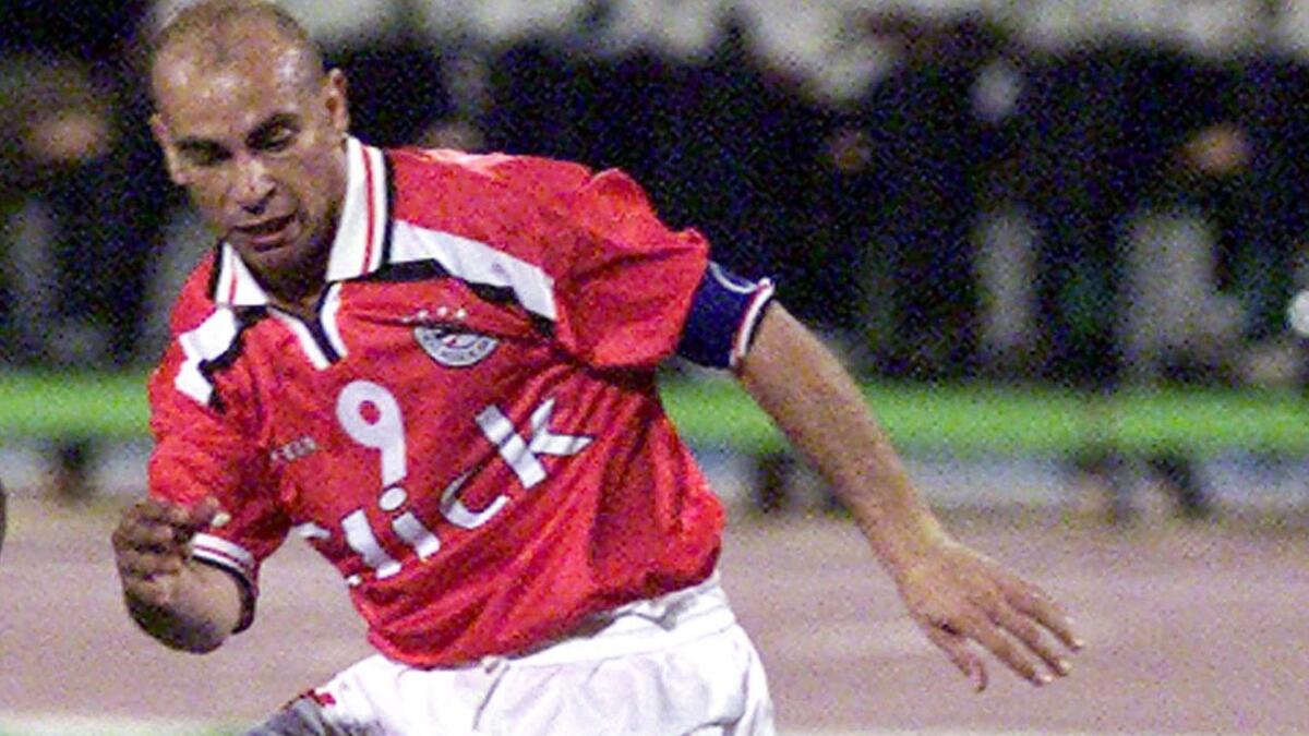 المهاجم المصري حسام حسن: شارك في 178 مباراة دولية ما بين عامي 1985 و2006 (20 عاماً و150 يوماً).