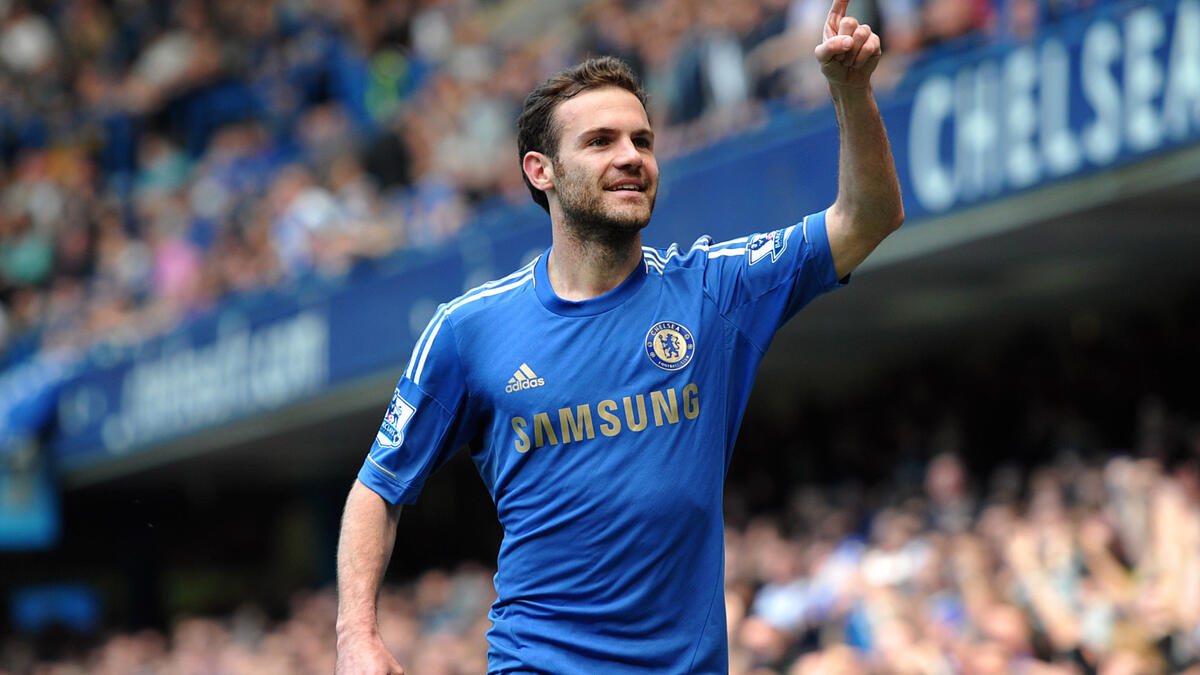 لاعب الوسط الإسباني خوان ماتا: فضل مورينيو الاعتماد على أوسكار بدلاً من نجم فالنسيا السابق مع أنه اختير اللاعب الأفضل في البلوز لعامي 2012 و 2013، ليغادر عام 2014 إلى مانشستر يونايتد الذي شاءت الصدف أن يتولى البرتغالي تدريبه الصيف الماضي.