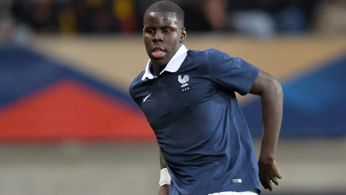 المدافع الفرنسي كيرت زوما: تعرض نجم تشلسي الشاب لإصابة خطيرة في الرباط الصليبي في فبراير الماضي ستحرمه من المشاركة في العرس الأوروبي هذا الصيف.