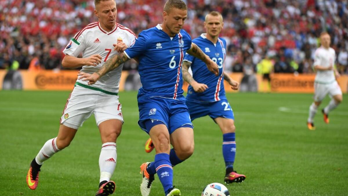 المدافع الآيسلندي راغنار سيغوردسون: لم يتوقع أحد أن ينجح منتخب بلاده في خطف بطاقة التأهل، ولم يكن ذلك ليحدث لولا صلابة سيغوردسون الذي أوقف كريستيانو رونالدو وقدم أداءً منضبطاً أمام النمسا.