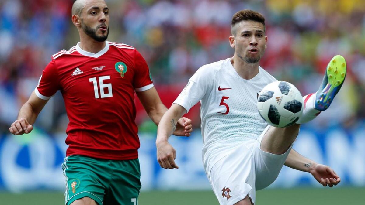 الظهير الأيسر البرتغالي رافاييل غيريرو: بدا متواضعاً للغاية أمام المغربي نور الدين أمرابط خلال دور المجموعات، ومن الغريب أنه تم الاعتماد عليه مجدداً أمام أوروغواي في دور الـ 16، كونه لم يقدم المستوى المأمول مرة ثانية ليغادر منتخب بلاده البطولة.